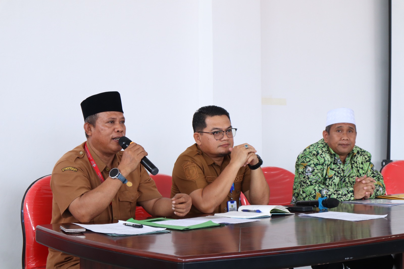 MUSYAWARAH KECAMATAN DEWAN MASJID INDONESIA (DMI) DAN PEMBENTUKAN PENGURUS DMI KECAMATAN SAMBOJA