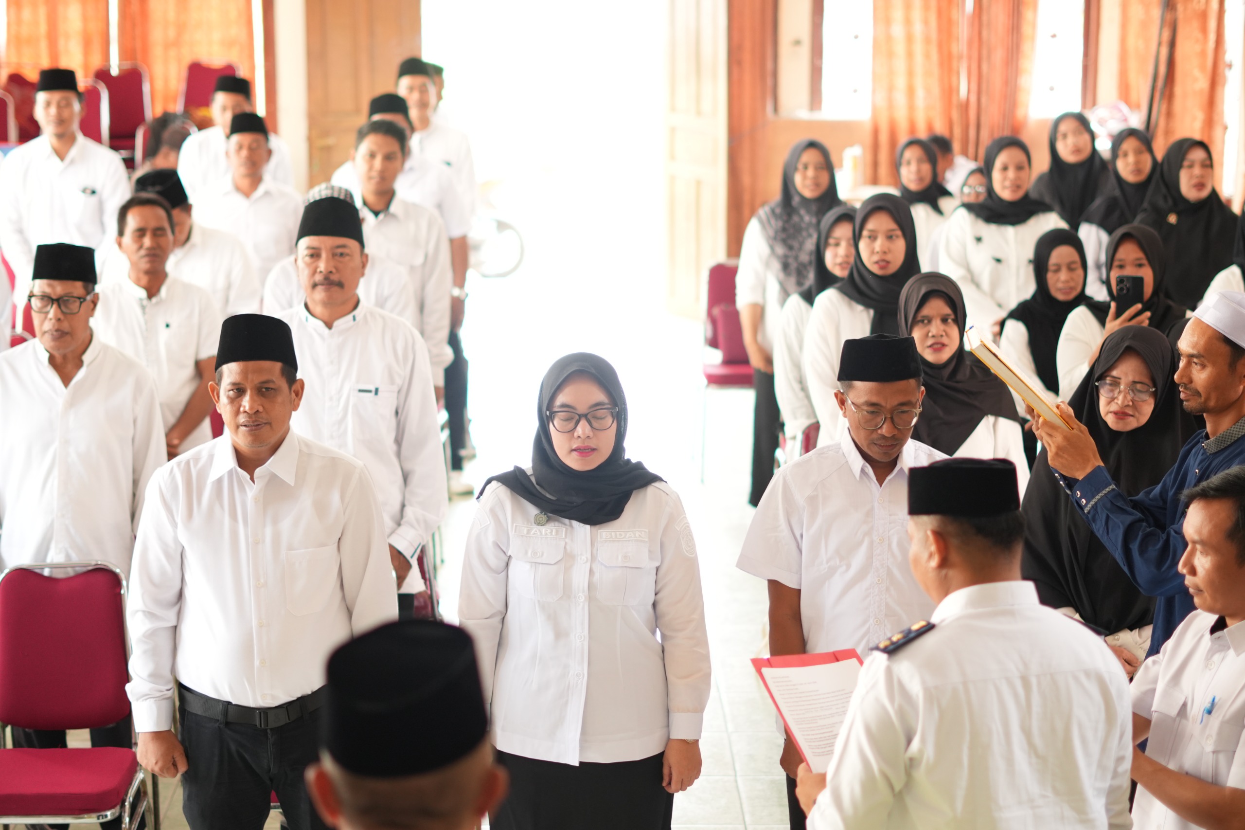 PELANTIKAN 48 PENGURUS RT, PKK, DAN LPM SAMBOJA KUALA, PEMERINTAH KELURAHAN TEKANKAN SINERGI, ADMINISTRASI, DAN KEAMANAN LINGKUNGAN
